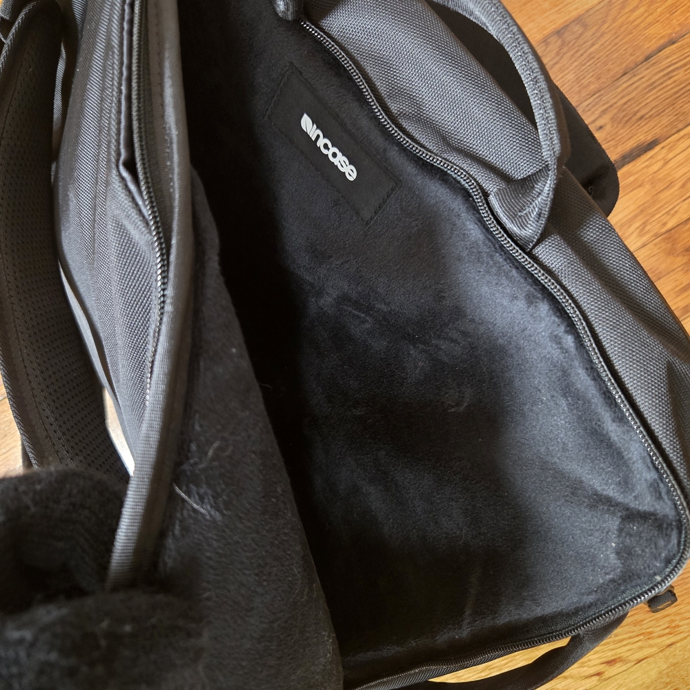 Incase Two-Way Convertible Brief - Picture 8 of 10